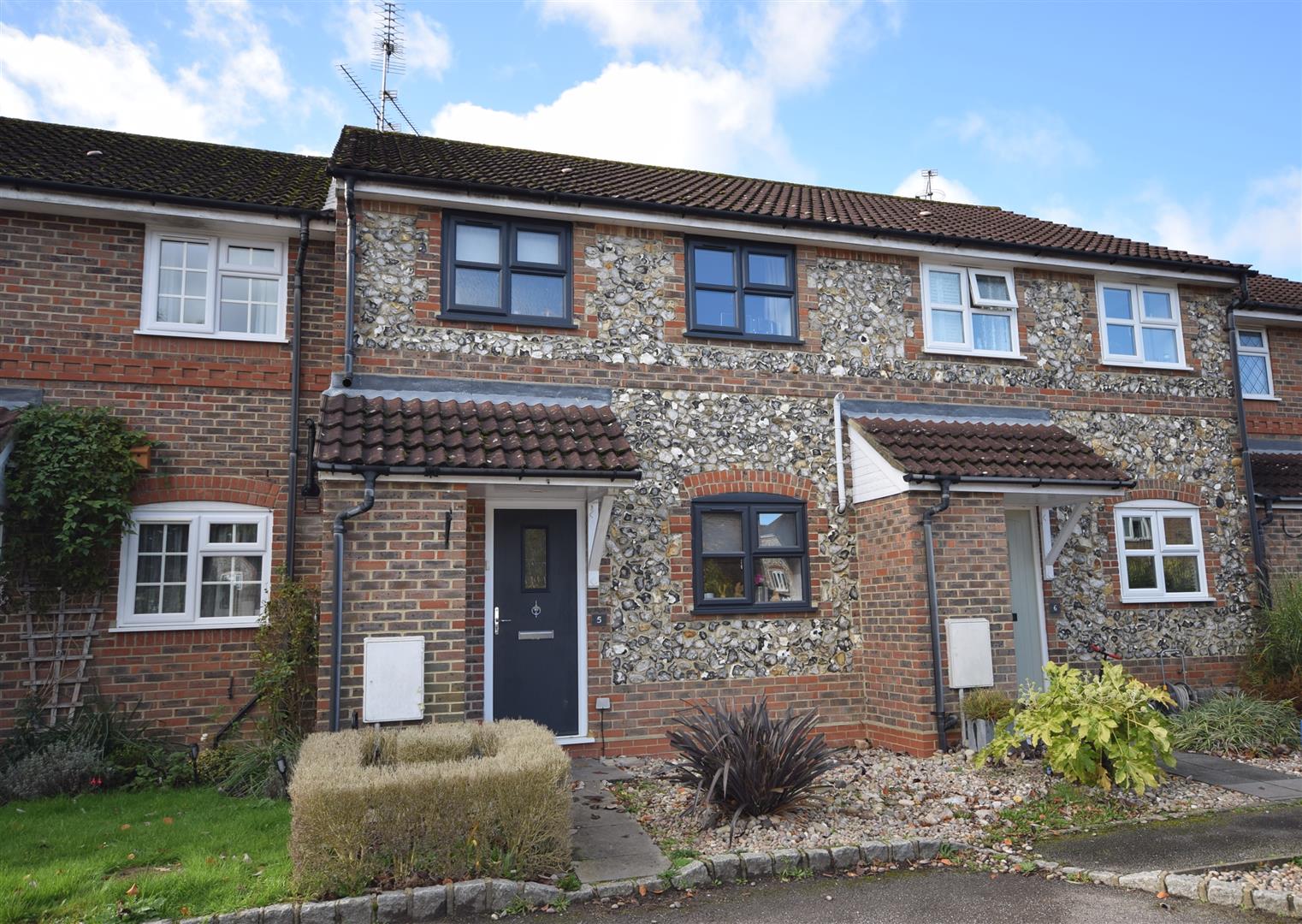 Trueman & Grundy Estate Agents Farnham, selling property in Farnham